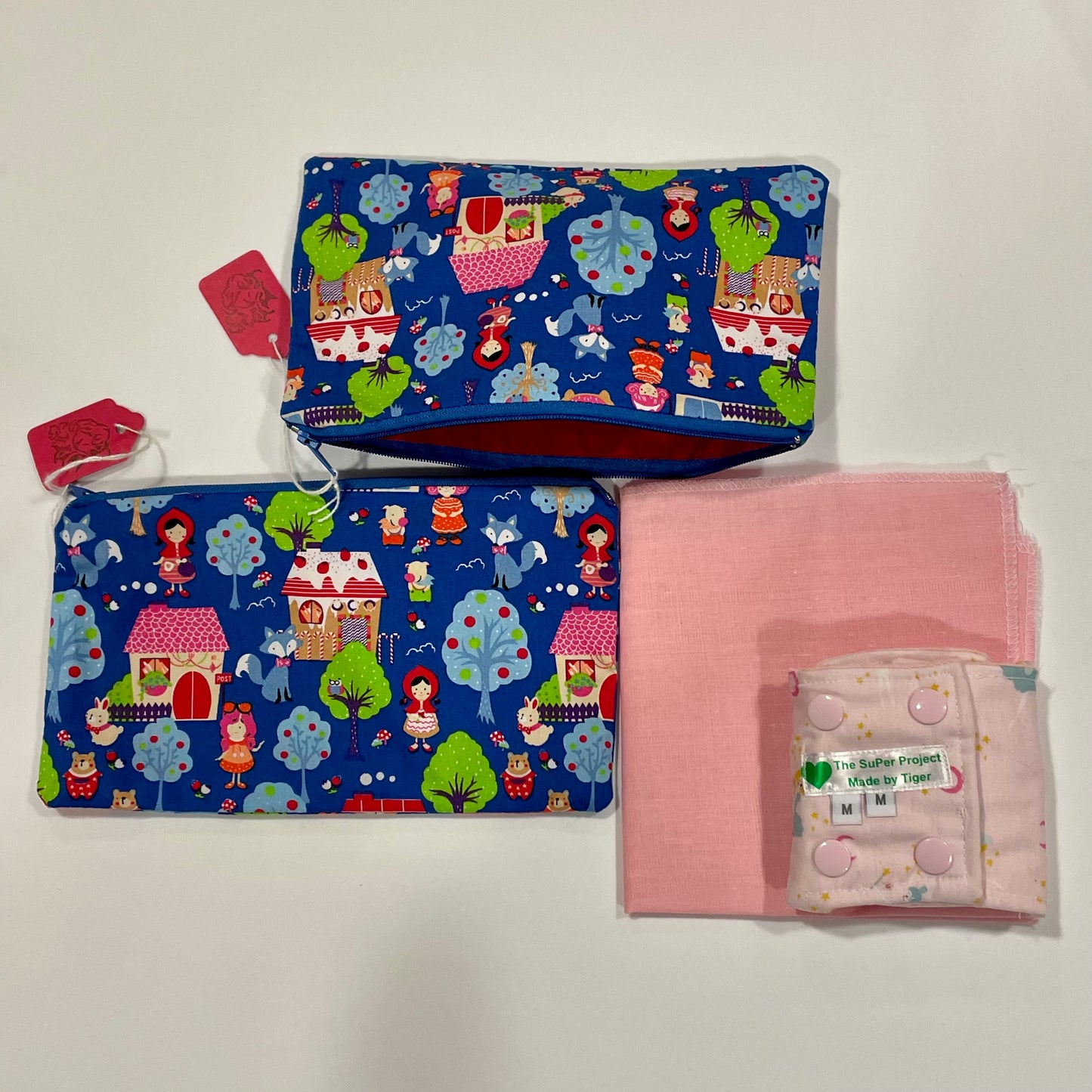 Water Resistant Lined Zipper Bag