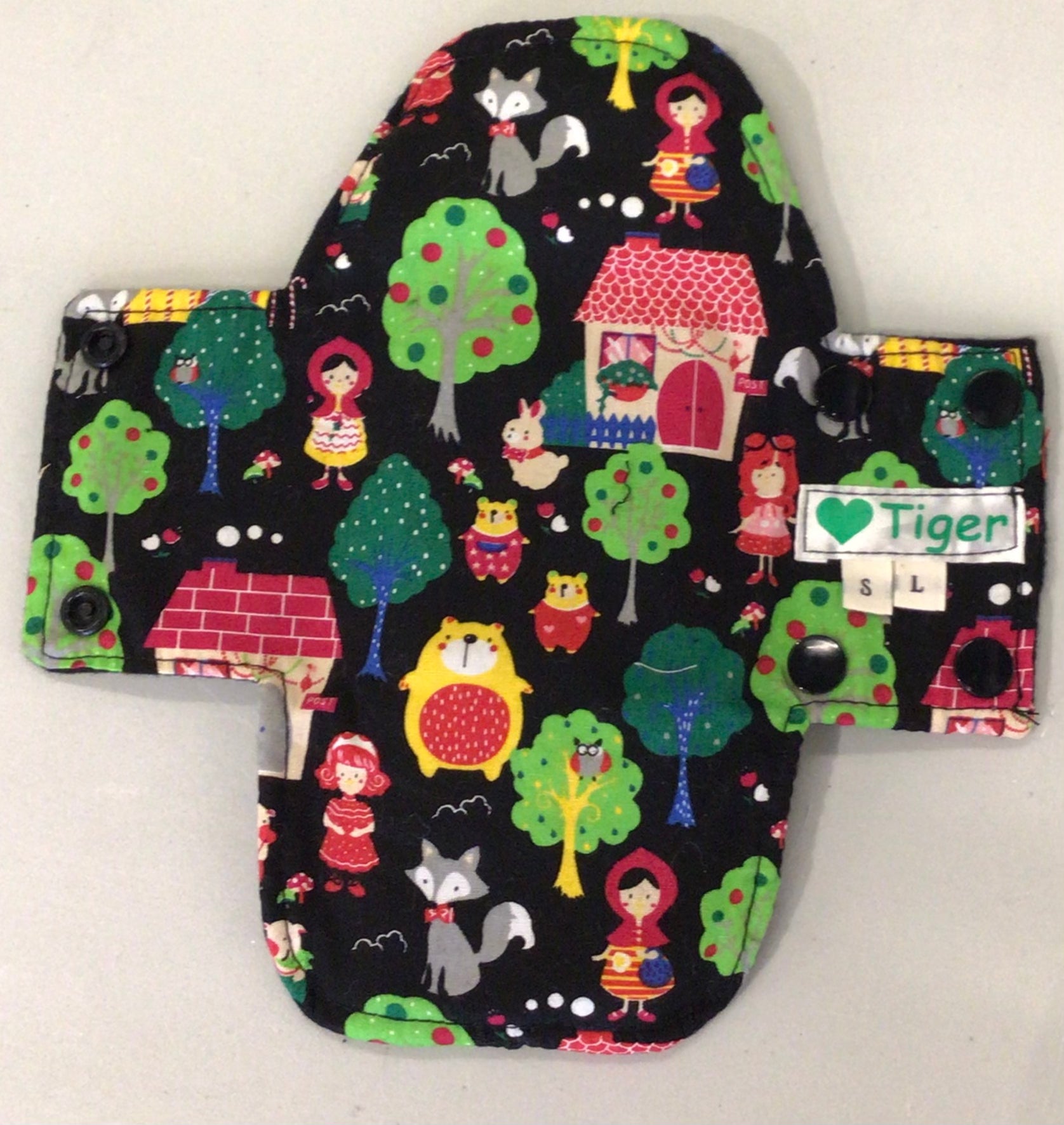 Reusable menstrual pads: Heavy Flow